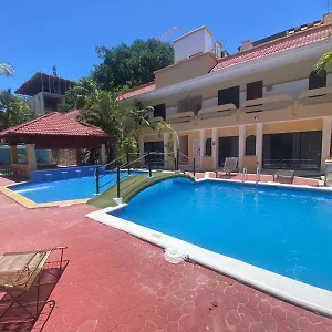 https://vista-playa-del-carmen.quintano-roohotels.com